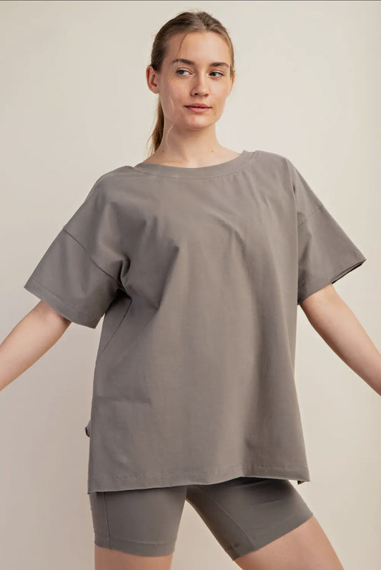 COTTON LYCRA OVERSIZED V NECK REVERSIBLE SHORT SLEEVE TOP: Smoky Olive