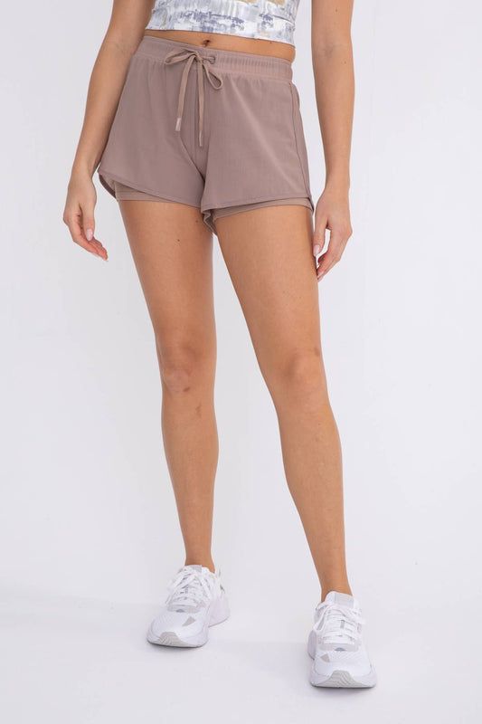 Active Mesh Shorts with Inner Lining